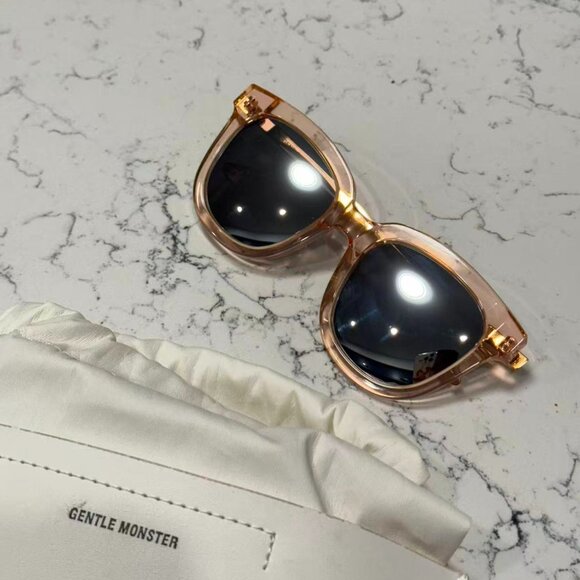 Gentle Monster Sunglasses - Picture 1 of 5